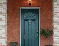 Входная деревянная дверь для дачи: как защитить уют?