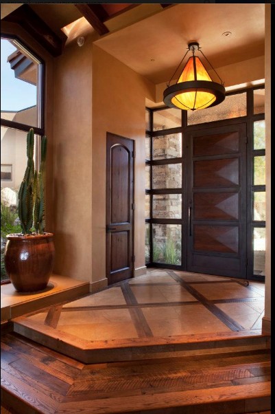 стильная деревянная входная дверь